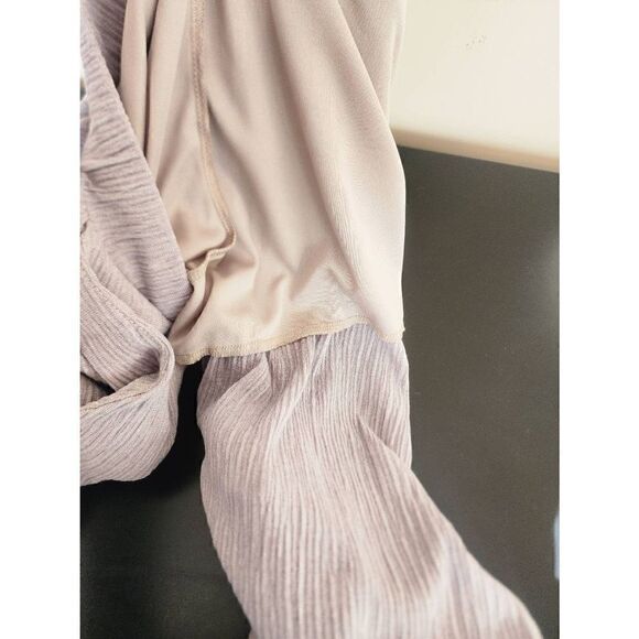 GILI NWT 2 piece set oatmeal color size small - Picture 9 of 9